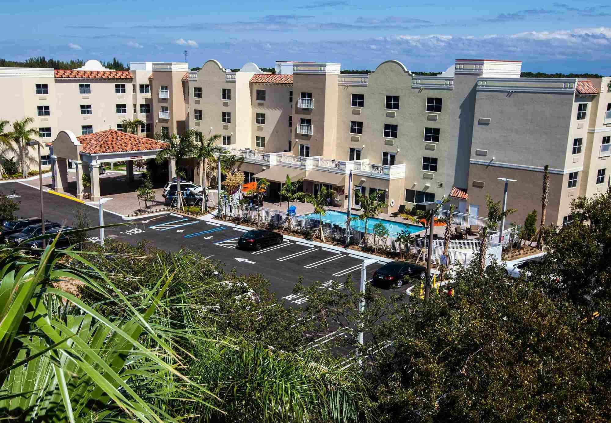 Towneplace Suites By Marriott Boynton Beach Exterior photo